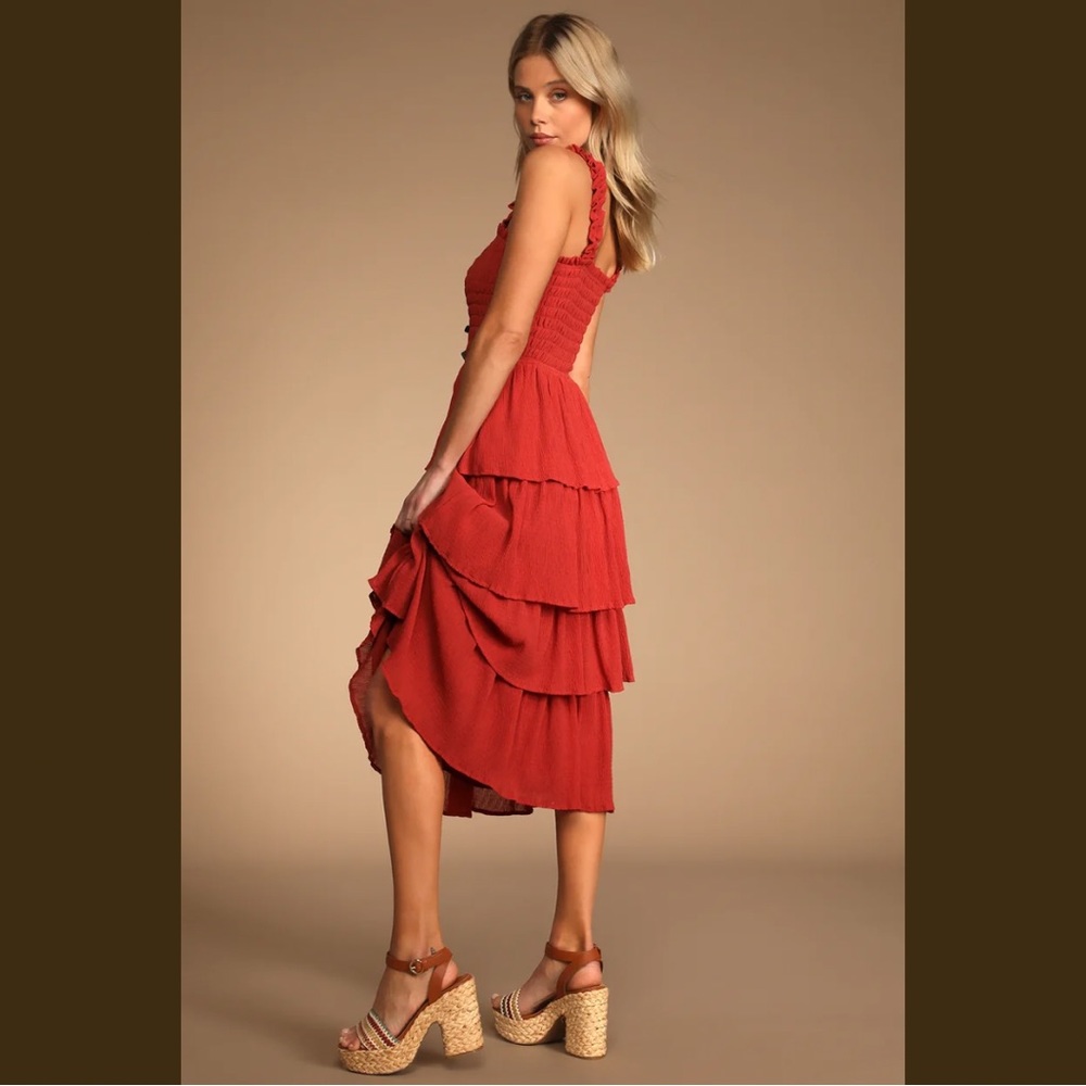 NWT Lulu’s Tiered Midi Dress - Picture 2 of 16